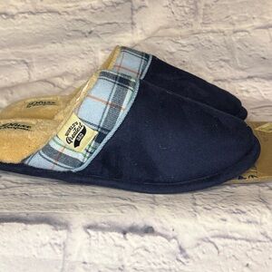 Dearfoams Men's Blue and Plaid Slippers